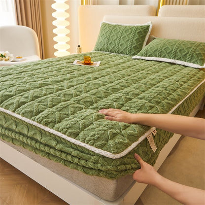 🛏️WARM FITTED BED SHEET - Brushed Flannel & Deep Pocket (Up to 40cm), Non-Slip Corners for All-Season Comfort