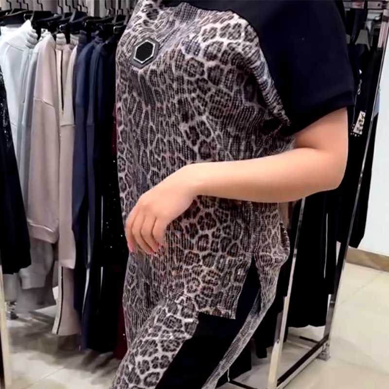 🎁2025 Limited Edition✨Women's Fashion Leopard Pattern Comfortable Loose Fit 2-Piece Set