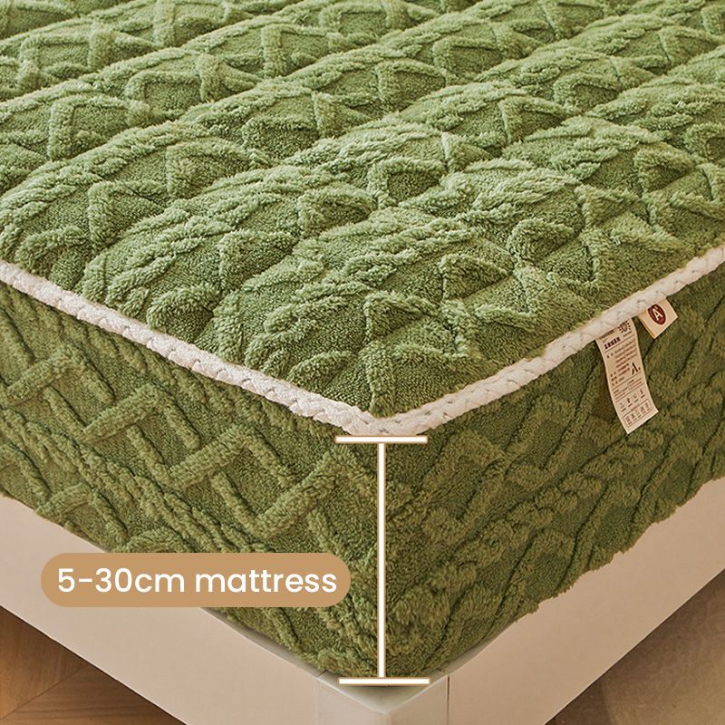 🛏️WARM FITTED BED SHEET - Brushed Flannel & Deep Pocket (Up to 40cm), Non-Slip Corners for All-Season Comfort
