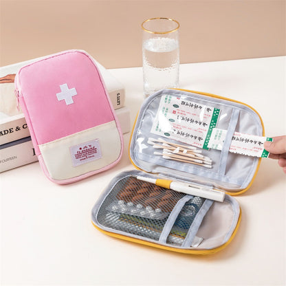 🔥 Pocket-sized travel first-aid kit – A portable first-aid kit for all your adventures 🩺