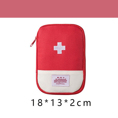 🔥 Pocket-sized travel first-aid kit – A portable first-aid kit for all your adventures 🩺
