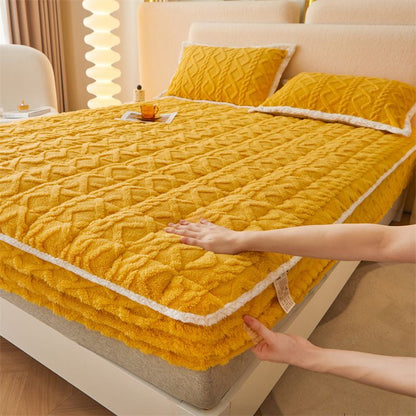 🛏️WARM FITTED BED SHEET - Brushed Flannel & Deep Pocket (Up to 40cm), Non-Slip Corners for All-Season Comfort