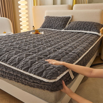 🛏️WARM FITTED BED SHEET - Brushed Flannel & Deep Pocket (Up to 40cm), Non-Slip Corners for All-Season Comfort