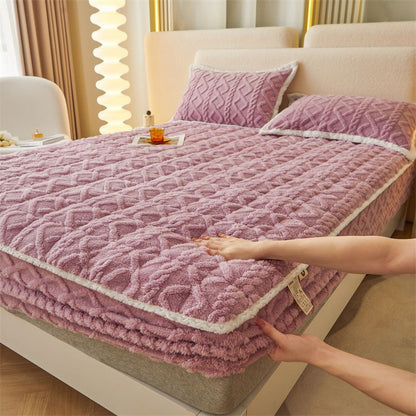 🛏️WARM FITTED BED SHEET - Brushed Flannel & Deep Pocket (Up to 40cm), Non-Slip Corners for All-Season Comfort