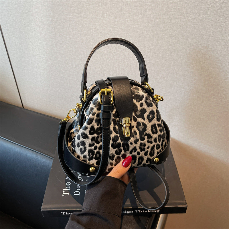 👜50% OFF! 🧳Color-Blocked Bag – Stylish, Metal Hardware, Multi-Way