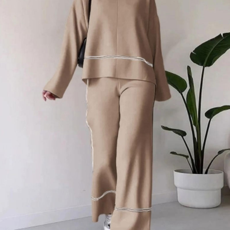 Women's Knitted Lounge Set with Micro-Flared Pants