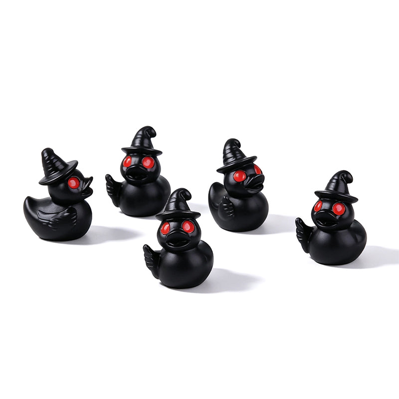 👻✨ A Little Ghost Duck to Spook Up Your Space! 🎃 Cute Halloween Resin Decoration for Desk & Home